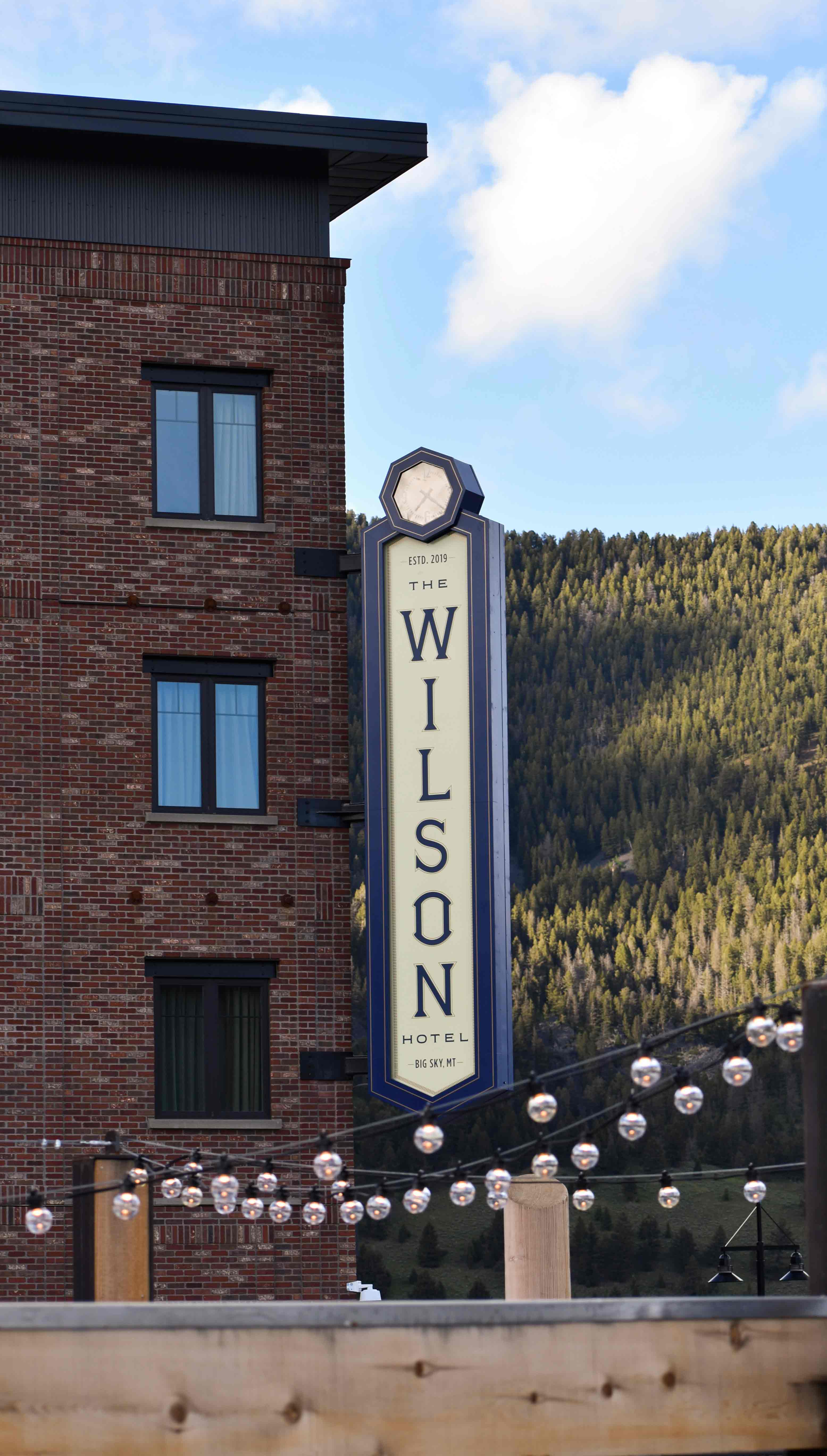 Wilson-Sign-Lights