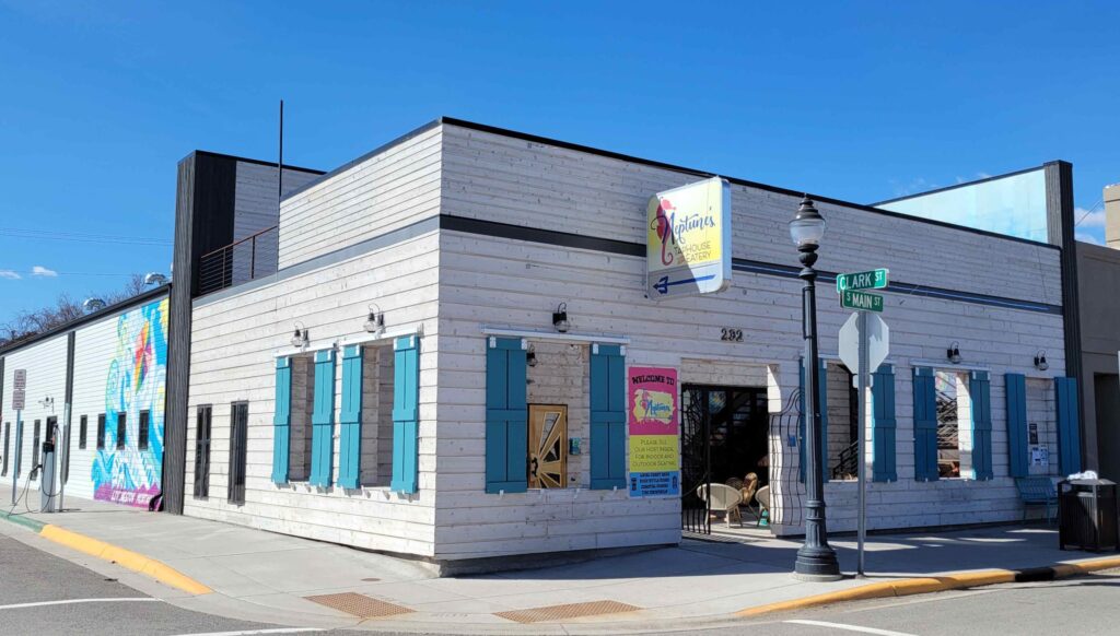 Structural Neptune's Taphouse