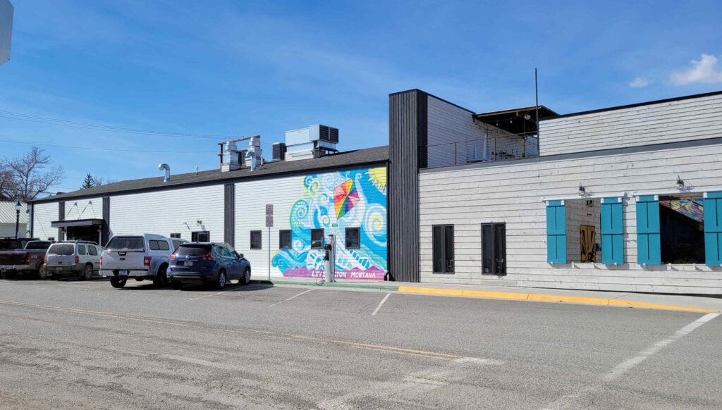 Structural Neptune's Taphouse